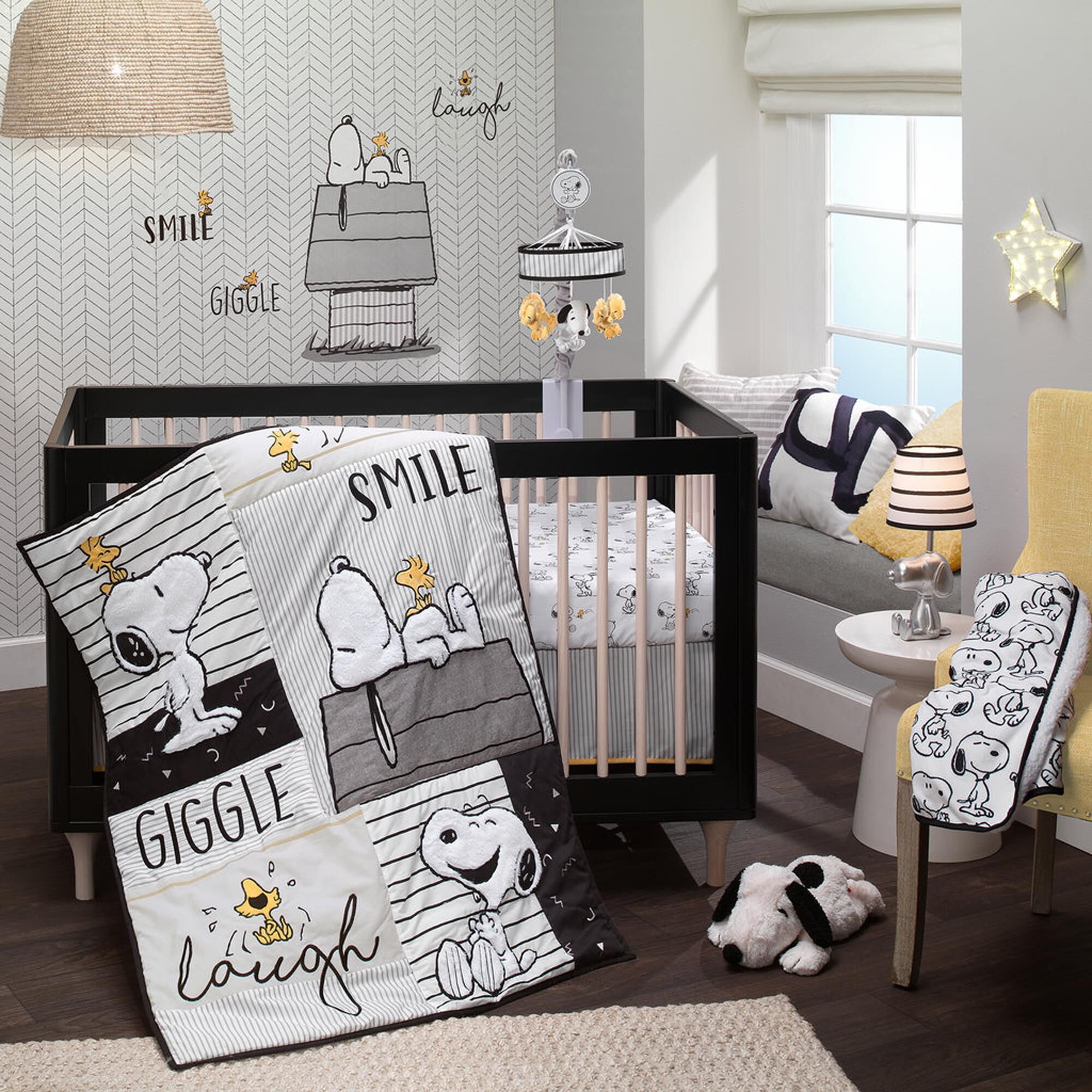 Lambs and Ivy Classic Snoopy 3-Piece Baby Crib Bedding Set in 