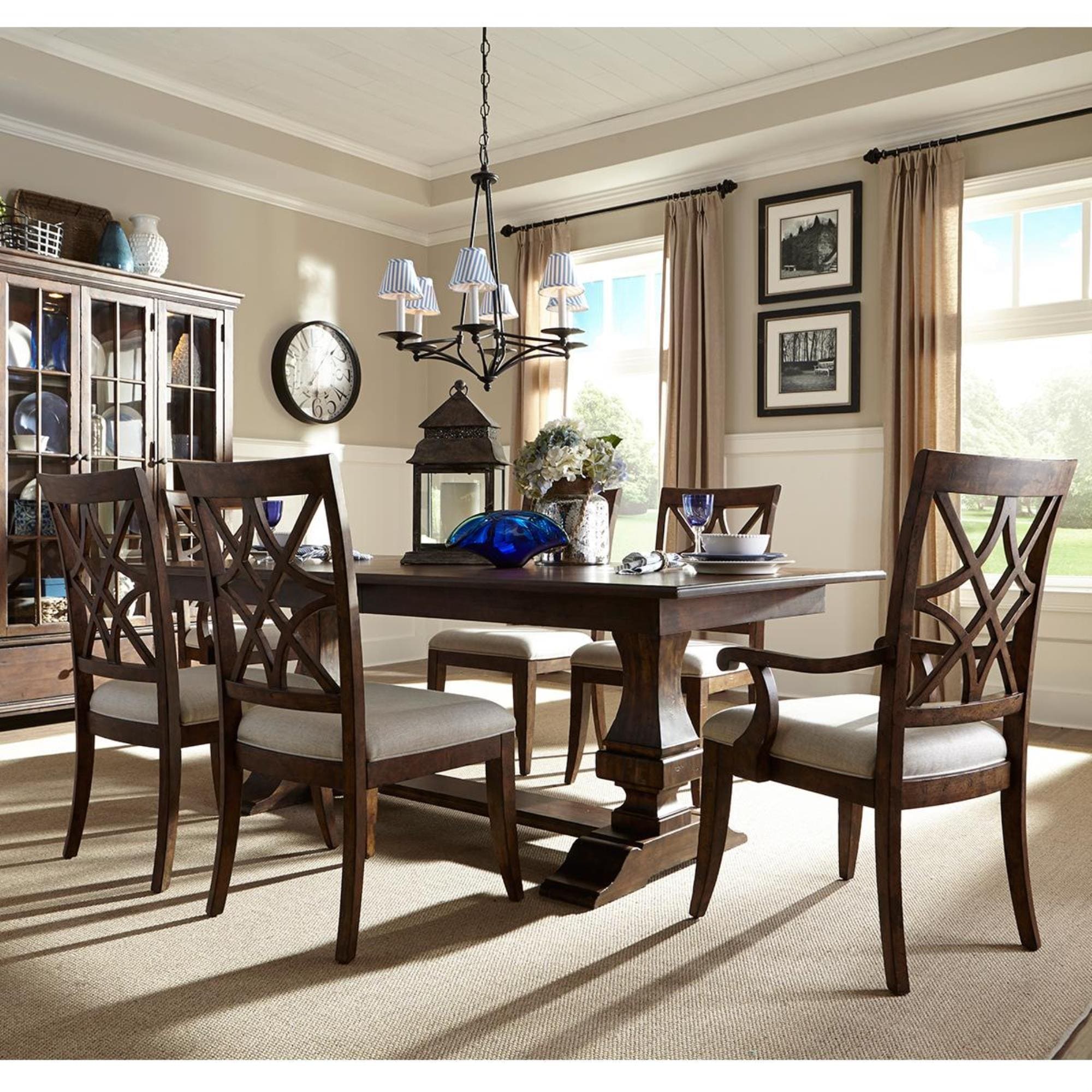 trisha yearwood coming home dining table