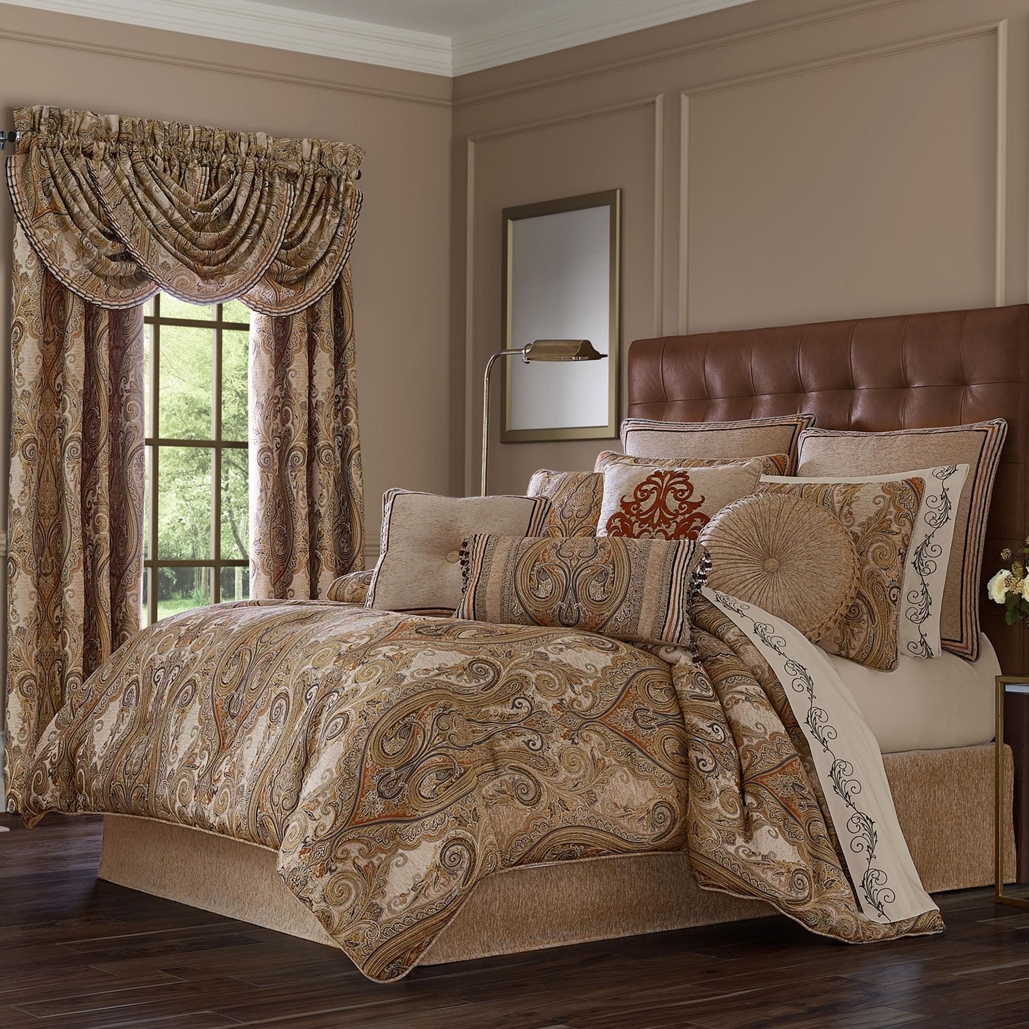 J. Queen New York Luciana 4-Piece Queen Comforter Set in Beige | NFM